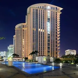 A2j Luxury 1br Balcony Near Venice Mall Bgc Apartment